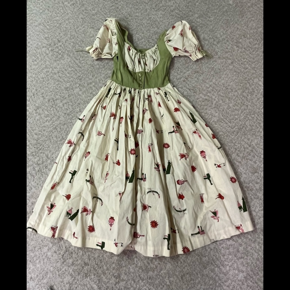 Vintage 1950s Novelty print dress with puff sleeves XS